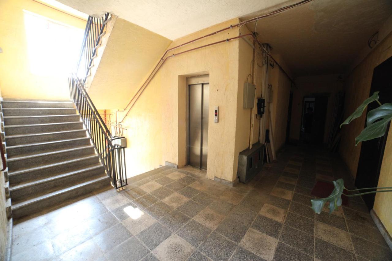 Apartment On Lermontova Batumi Exterior photo