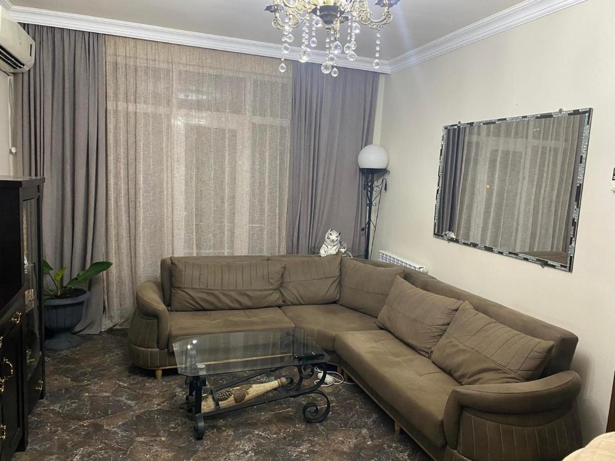 Apartment On Lermontova Batumi Exterior photo