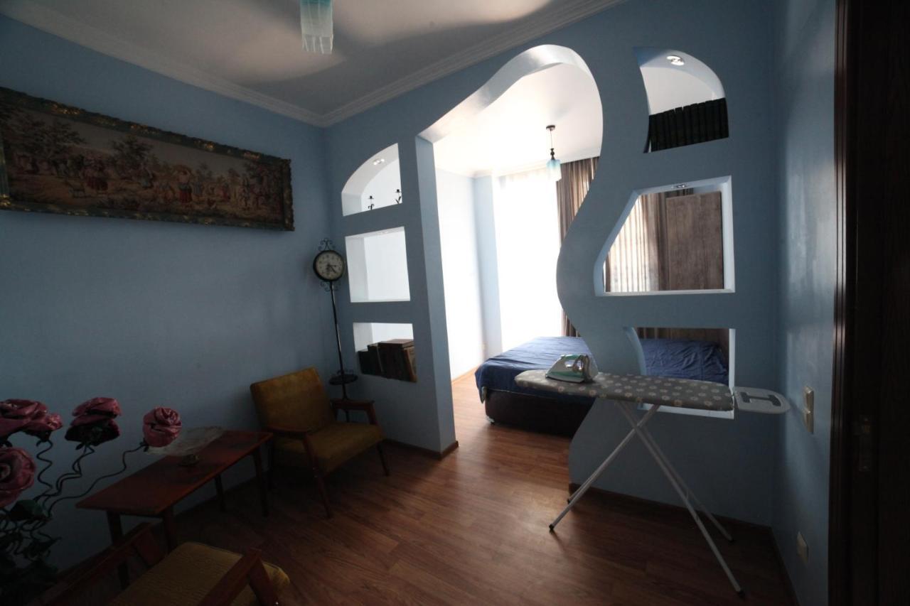Apartment On Lermontova Batumi Exterior photo