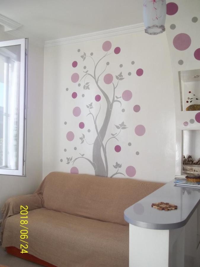 Apartment On Lermontova Batumi Exterior photo